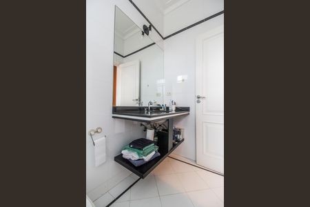 Casa de condomínio para alugar com 420m², 1 quarto e 4 vagas Casa de condomínio para alugar com 420m², 1 quarto e 4 vagasBanheiro da Suíte 2