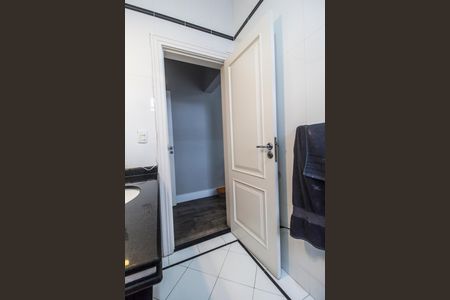 Casa de condomínio para alugar com 420m², 1 quarto e 4 vagas Casa de condomínio para alugar com 420m², 1 quarto e 4 vagasBanheiro da Suíte 3