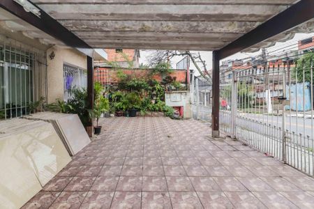 Casa à venda com 330m², 4 quartos e 5 vagas Casa à venda com 330m², 4 quartos e 5 vagasCasa 1 - Garagem