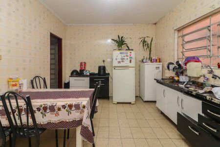 Casa à venda com 330m², 4 quartos e 5 vagas Casa à venda com 330m², 4 quartos e 5 vagasCasa 1 - Cozinha