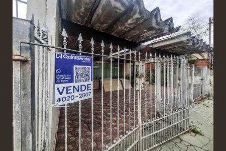 Casa à venda com 330m², 4 quartos e 5 vagas Casa à venda com 330m², 4 quartos e 5 vagasFachada Casa 01 e Placa