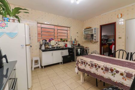 Casa à venda com 330m², 4 quartos e 5 vagas Casa à venda com 330m², 4 quartos e 5 vagasCasa 1 - Cozinha