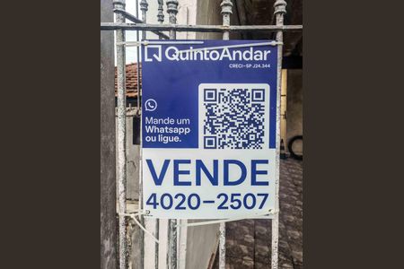 Casa à venda com 330m², 4 quartos e 5 vagas Casa à venda com 330m², 4 quartos e 5 vagasFachada Casa 01 e Placa