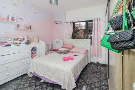 Casa à venda com 330m², 4 quartos e 5 vagas Casa à venda com 330m², 4 quartos e 5 vagasCasa 1 - Quarto 1