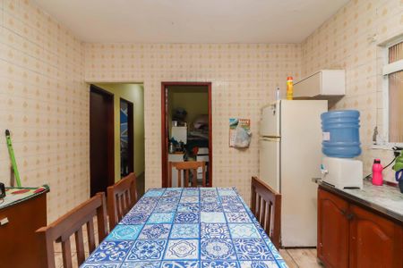 Casa à venda com 330m², 4 quartos e 5 vagas Casa à venda com 330m², 4 quartos e 5 vagasCasa 2 - Cozinha