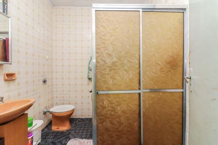 Casa à venda com 330m², 4 quartos e 5 vagas Casa à venda com 330m², 4 quartos e 5 vagasCasa 2 - Banheiro