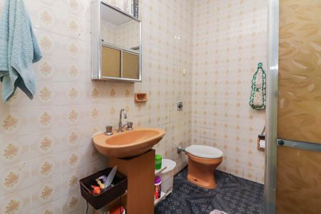 Casa à venda com 330m², 4 quartos e 5 vagas Casa à venda com 330m², 4 quartos e 5 vagasCasa 2 - Banheiro