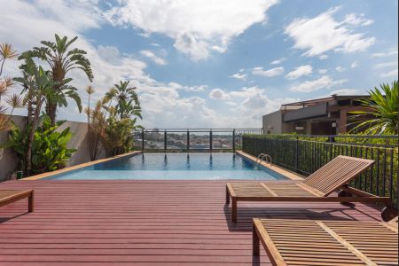 Apartamento à venda com 138m², 3 quartos e 2 vagas Apartamento à venda com 138m², 3 quartos e 2 vagasÁrea comum - Piscina