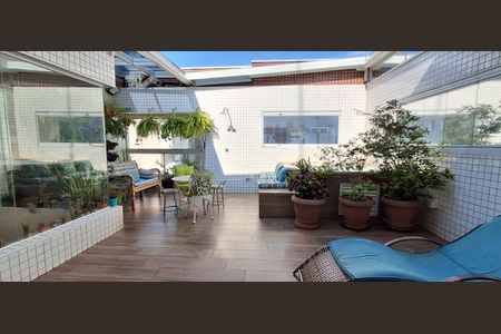 Apartamento à venda com 240m², 3 quartos e 3 vagas Apartamento à venda com 240m², 3 quartos e 3 vagasCobertura