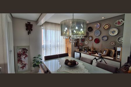 Apartamento à venda com 240m², 3 quartos e 3 vagas Apartamento à venda com 240m², 3 quartos e 3 vagasSala de jantar