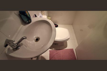 Apartamento à venda com 240m², 3 quartos e 3 vagas Apartamento à venda com 240m², 3 quartos e 3 vagasBanheiro Área de serviço