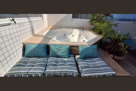 Apartamento à venda com 240m², 3 quartos e 3 vagas Apartamento à venda com 240m², 3 quartos e 3 vagasCobertura