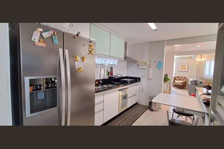 Apartamento à venda com 240m², 3 quartos e 3 vagas Apartamento à venda com 240m², 3 quartos e 3 vagasCozinha