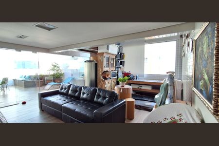 Apartamento à venda com 240m², 3 quartos e 3 vagas Apartamento à venda com 240m², 3 quartos e 3 vagasCobertura