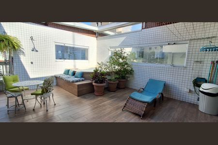 Apartamento à venda com 240m², 3 quartos e 3 vagas Apartamento à venda com 240m², 3 quartos e 3 vagasCobertura