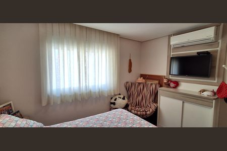 Apartamento à venda com 240m², 3 quartos e 3 vagas Apartamento à venda com 240m², 3 quartos e 3 vagasSuíte 1