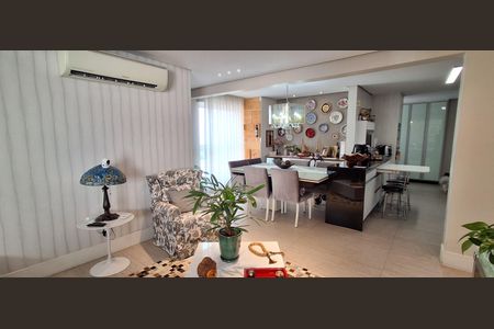 Apartamento à venda com 240m², 3 quartos e 3 vagas Apartamento à venda com 240m², 3 quartos e 3 vagasSala