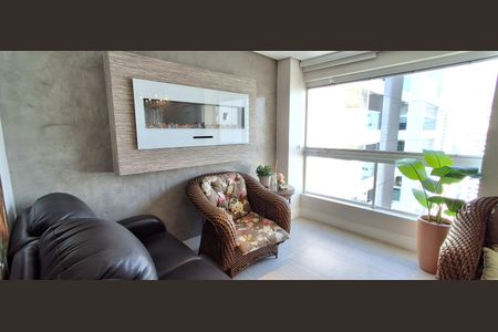 Apartamento à venda com 240m², 3 quartos e 3 vagas Apartamento à venda com 240m², 3 quartos e 3 vagasSala