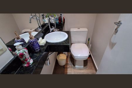 Apartamento à venda com 240m², 3 quartos e 3 vagas Apartamento à venda com 240m², 3 quartos e 3 vagasBanheiro cobertura