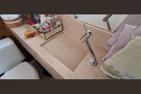 Apartamento à venda com 240m², 3 quartos e 3 vagas Apartamento à venda com 240m², 3 quartos e 3 vagasLavabo