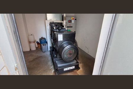 Apartamento à venda com 240m², 3 quartos e 3 vagas Apartamento à venda com 240m², 3 quartos e 3 vagasÁrea Comum