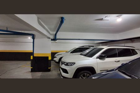 Apartamento à venda com 240m², 3 quartos e 3 vagas Apartamento à venda com 240m², 3 quartos e 3 vagasGaragem