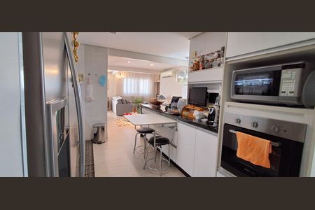 Apartamento à venda com 240m², 3 quartos e 3 vagas Apartamento à venda com 240m², 3 quartos e 3 vagasCozinha