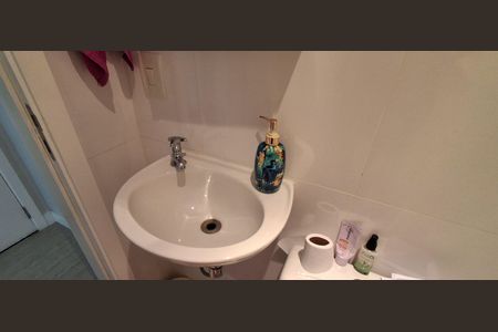 Apartamento à venda com 240m², 3 quartos e 3 vagas Apartamento à venda com 240m², 3 quartos e 3 vagasBanheiro Área de serviço