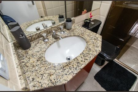 Apartamento para alugar com 70m², 3 quartos e 2 vagas Apartamento para alugar com 70m², 3 quartos e 2 vagasBanheiro