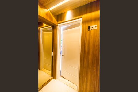 Apartamento à venda com 138m², 3 quartos e 3 vagas Apartamento à venda com 138m², 3 quartos e 3 vagasHall social