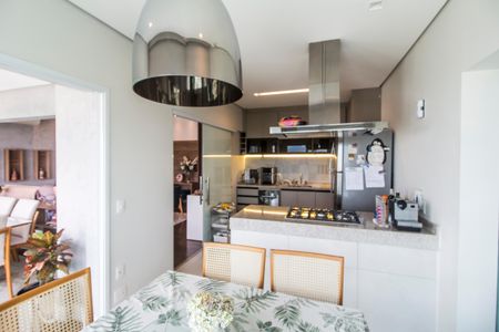 Apartamento à venda com 138m², 3 quartos e 3 vagas Apartamento à venda com 138m², 3 quartos e 3 vagasCozinha