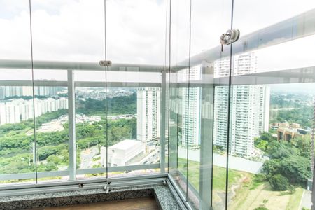 Apartamento à venda com 138m², 3 quartos e 3 vagas Apartamento à venda com 138m², 3 quartos e 3 vagasVaranda 3