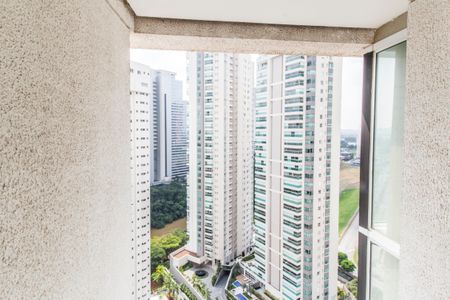Apartamento à venda com 138m², 3 quartos e 3 vagas Apartamento à venda com 138m², 3 quartos e 3 vagasVista da Suíte 2