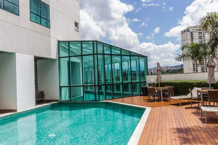 Apartamento à venda com 138m², 3 quartos e 3 vagas Apartamento à venda com 138m², 3 quartos e 3 vagasÁrea comum - Piscina