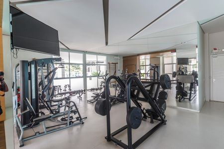 Apartamento à venda com 138m², 3 quartos e 3 vagas Apartamento à venda com 138m², 3 quartos e 3 vagasÁrea comum - Academia
