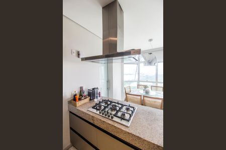 Apartamento à venda com 138m², 3 quartos e 3 vagas Apartamento à venda com 138m², 3 quartos e 3 vagasDetalhe da cozinha