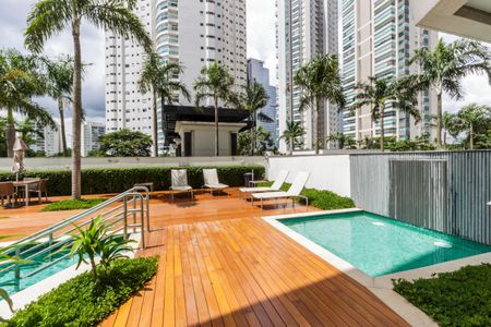Apartamento à venda com 138m², 3 quartos e 3 vagas Apartamento à venda com 138m², 3 quartos e 3 vagasÁrea comum - Piscina
