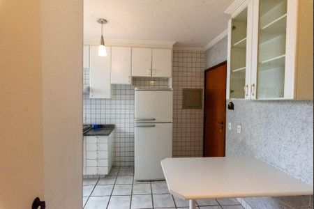 Apartamento à venda com 97m², 3 quartos e 2 vagas Apartamento à venda com 97m², 3 quartos e 2 vagasCozinha
