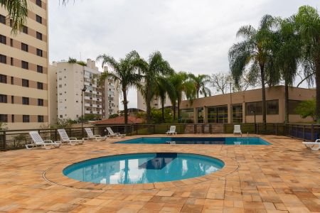 Apartamento à venda com 97m², 3 quartos e 2 vagas Apartamento à venda com 97m², 3 quartos e 2 vagasÁrea comum - Piscina