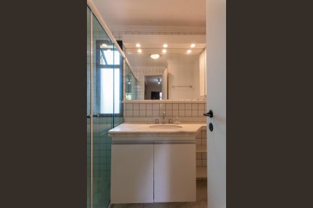 Apartamento à venda com 97m², 3 quartos e 2 vagas Apartamento à venda com 97m², 3 quartos e 2 vagasBanheiro da Suíte