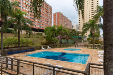 Apartamento à venda com 97m², 3 quartos e 2 vagas Apartamento à venda com 97m², 3 quartos e 2 vagasÁrea comum - Piscina