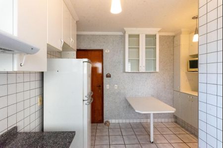 Apartamento à venda com 97m², 3 quartos e 2 vagas Apartamento à venda com 97m², 3 quartos e 2 vagasCozinha