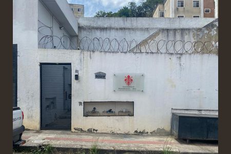 Apartamento para alugar com 45m², 2 quartos e 1 vaga Apartamento para alugar com 45m², 2 quartos e 1 vagaFachada