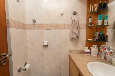 Apartamento à venda com 65m², 2 quartos e 1 vaga Apartamento à venda com 65m², 2 quartos e 1 vagaBanheiro