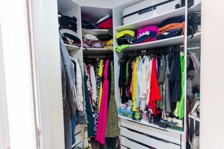 Apartamento à venda com 132m², 3 quartos e 3 vagas Apartamento à venda com 132m², 3 quartos e 3 vagasCloset do quarto