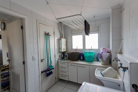 Apartamento à venda com 132m², 3 quartos e 3 vagas Apartamento à venda com 132m², 3 quartos e 3 vagasÁrea de Serviço