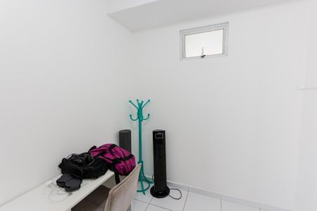 Apartamento à venda com 132m², 3 quartos e 3 vagas Apartamento à venda com 132m², 3 quartos e 3 vagasQuarto de Serviço