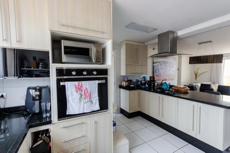 Apartamento à venda com 132m², 3 quartos e 3 vagas Apartamento à venda com 132m², 3 quartos e 3 vagasCozinha