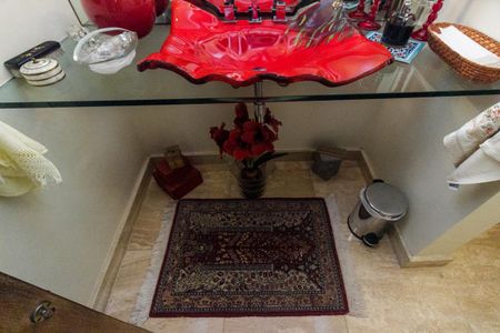 Casa à venda com 430m², 5 quartos e 8 vagas Casa à venda com 430m², 5 quartos e 8 vagasLavabo