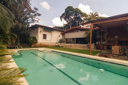Casa à venda com 430m², 5 quartos e 8 vagas Casa à venda com 430m², 5 quartos e 8 vagasPiscina